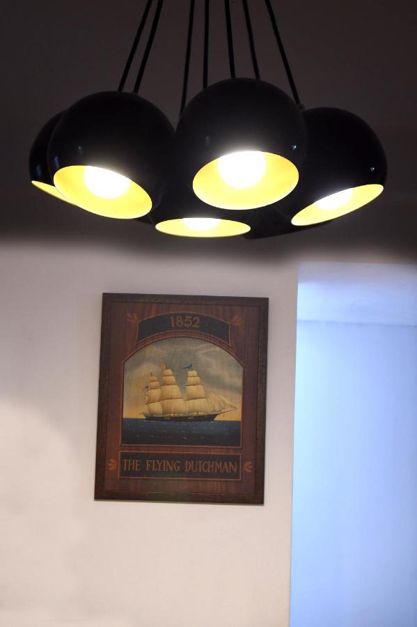 Studio Sun Arta Luaran gambar