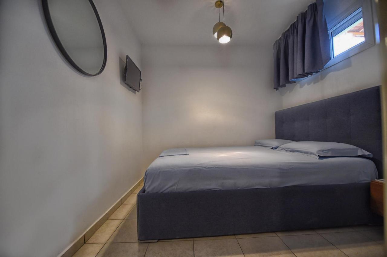 Studio Sun Arta Luaran gambar